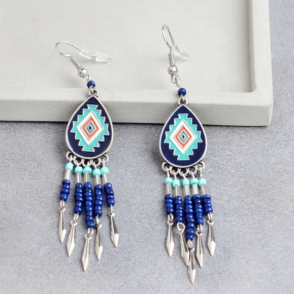 Jewelry - ●NEW fashion retro hollow round pendant earrings